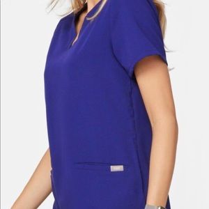 Figs casma scrub top S